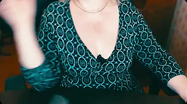 Snapshot of AlisaHot55 chatting on 20, 2, 2025 AlisaHot55 online show from 20, 2, 2025