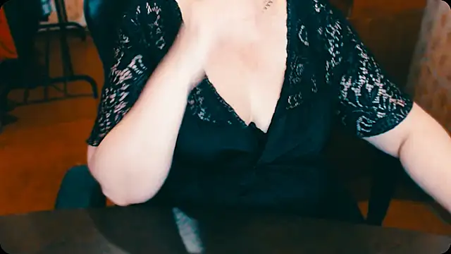 Snapshot of AlisaHot55 chatting on 12, 3, 2025 AlisaHot55 online show from 12, 3, 2025