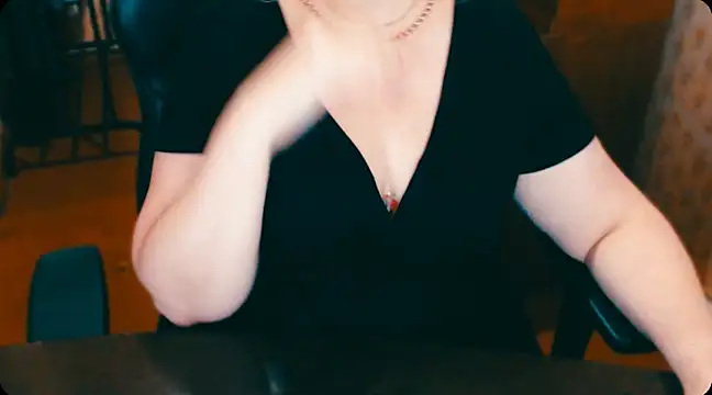 Snapshot of AlisaHot55 chatting on 21, 2, 2025 AlisaHot55 online show from 21, 2, 2025