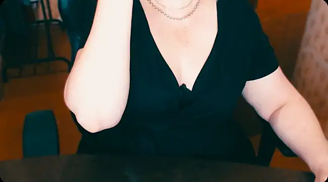 Snapshot of AlisaHot55 chatting on 21, 2, 2025 AlisaHot55 online show from 21, 2, 2025