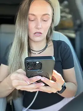 lunagirl13 online show from 1, 10, 2025