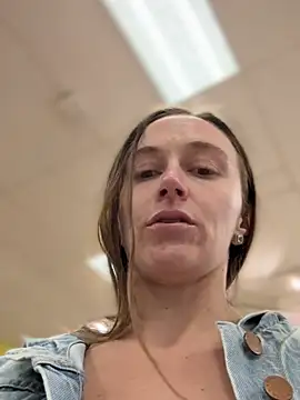 lunagirl13 online show from 12, 4, 2026