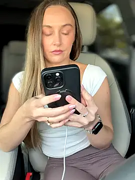 lunagirl13 online show from 22, 9, 2025