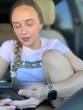 lunagirl13 online show from 24, 9, 2025