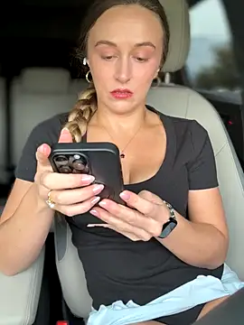 lunagirl13 online show from 12, 9, 2025