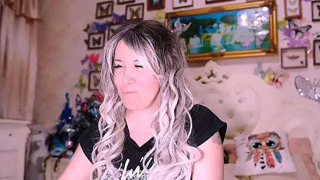 Snapshot of DirtySlut chatting on 11, 3, 2025 DirtySlut online show from 11, 3, 2025