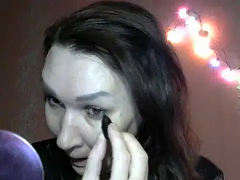 PrettyAndWild online show from 13, 12, 2024