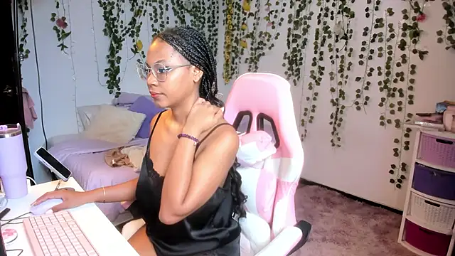 Snapshot of violeta_milleer chatting on 5, 6, 2026 violeta milleer online show from 5, 6, 2026