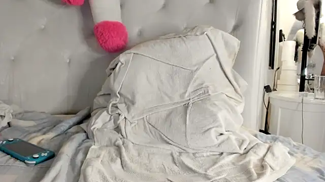 Burlesque XlX online show from 12, 9, 2025