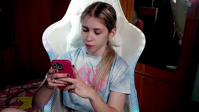 ho1yho1e online show from 1, 11, 2025