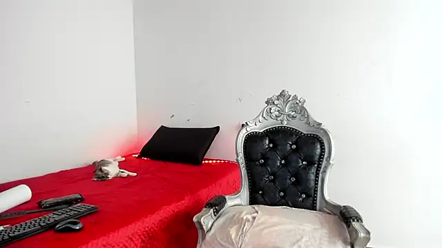 Snapshot of Hela_wet chatting on 13, 11, 2025 Hela wet online show from 13, 11, 2025