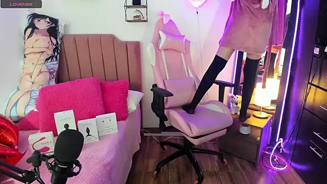 lilly sweett online show from 14, 1, 2025