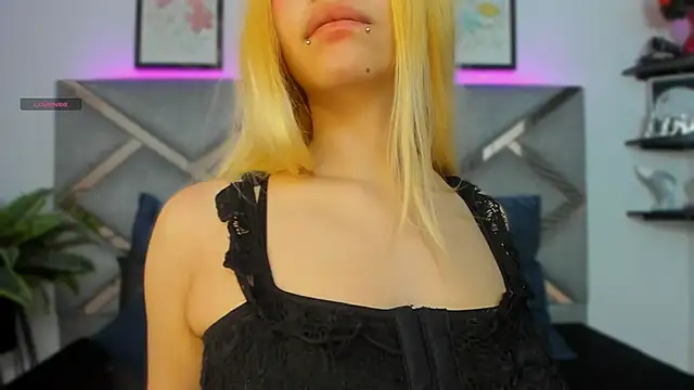 Snapshot of Keidy_rose chatting on 17, 10, 2025 Keidy rose online show from 17, 10, 2025