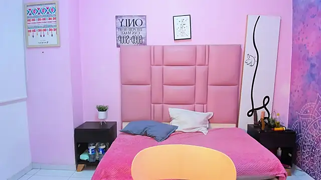 Alison Jhones7 online show from 7, 3, 2025