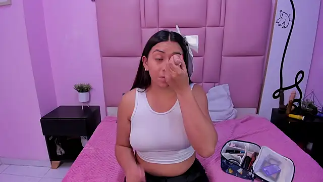 Alison Jhones7 online show from 24, 2, 2025