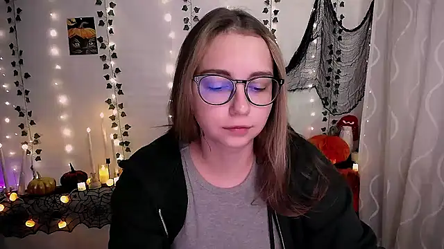 Snapshot of SweetPrincess_ chatting on 27, 10, 2025 SweetPrincess online show from 27, 10, 2025