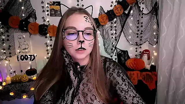 Snapshot of SweetPrincess_ chatting on 28, 10, 2025 SweetPrincess online show from 28, 10, 2025