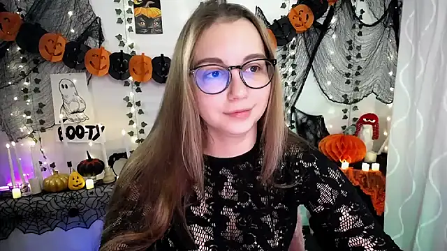 Snapshot of SweetPrincess_ chatting on 3, 11, 2025 SweetPrincess online show from 3, 11, 2025