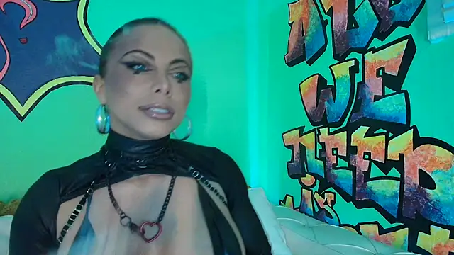 TamaraSavage online show from 3, 10, 2025