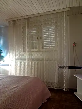 TamaraSavage online show from 10, 1, 2025