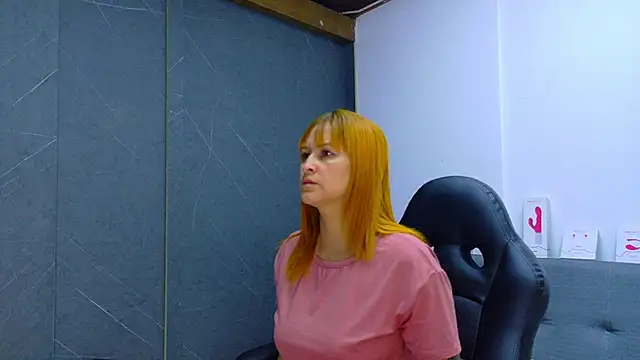 Snapshot of Britney_taylor_ chatting on 2, 2, 2026 Britney taylor online show from 2, 2, 2026