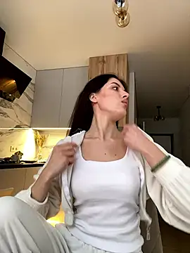 little belucci online show from 12, 1, 2026