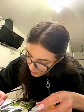 little belucci online show from 5, 12, 2025