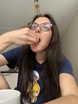 little belucci online show from 23, 10, 2025