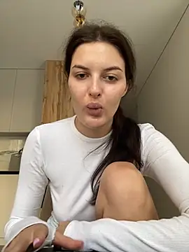 little belucci online show from 10, 9, 2025