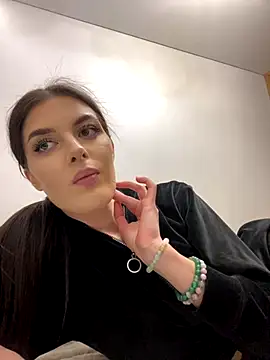 little belucci online show from 10, 11, 2025