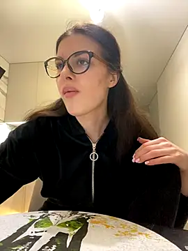 little belucci online show from 4, 12, 2025