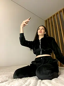 little belucci online show from 22, 11, 2025