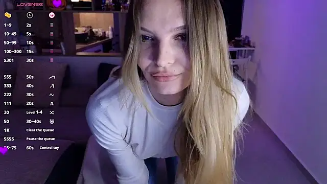 Snapshot of _alleyesonme_ chatting on 14, 11, 2025 alleyesonme online show from 14, 11, 2025