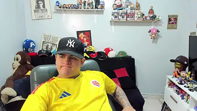 Snapshot of ney_22 chatting on 8, 7, 2026 ney 22 online show from 8, 7, 2026