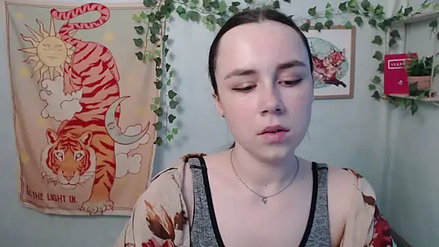 Snapshot of VeryVeryVeryShy_ chatting on 10, 6, 2026 VeryVeryVeryShy online show from 10, 6, 2026