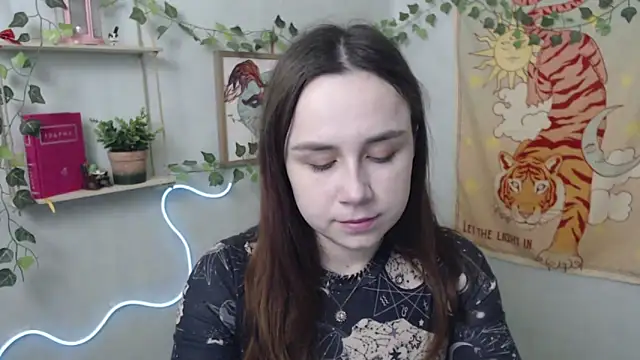 VeryVeryVeryShy  online show from 16, 4, 2026