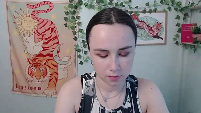 VeryVeryVeryShy  online show from 25, 5, 2026