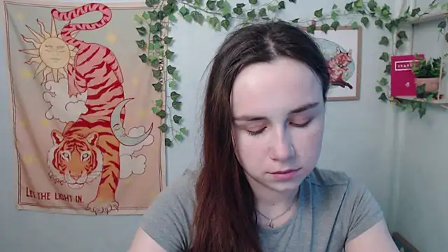 Snapshot of VeryVeryVeryShy_ chatting on 17, 6, 2026 VeryVeryVeryShy online show from 17, 6, 2026