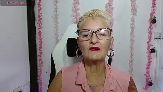 Snapshot of bety-cum2 chatting on 3, 7, 2026 bety-cum2 online show from 3, 7, 2026
