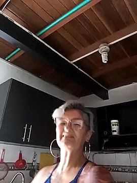 bety-cum2 online show from 10, 3, 2025