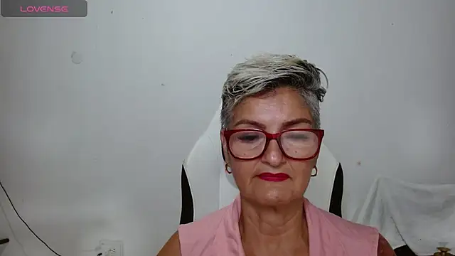 Snapshot of bety-cum2 chatting on 5, 6, 2026 bety-cum2 online show from 5, 6, 2026