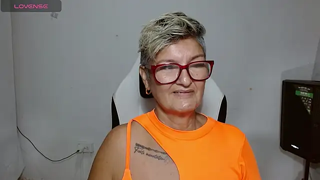 Snapshot of bety-cum2 chatting on 14, 6, 2026 bety-cum2 online show from 14, 6, 2026