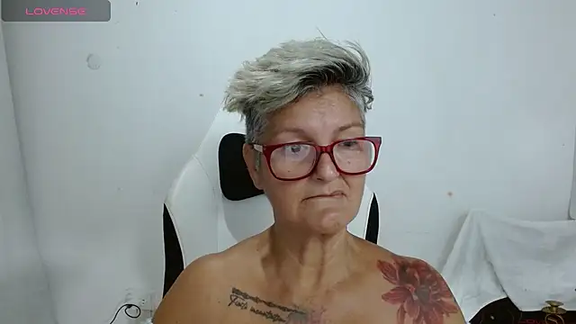 Snapshot of bety-cum2 chatting on 4, 6, 2026 bety-cum2 online show from 4, 6, 2026