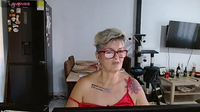 Snapshot of bety-cum2 chatting on 16, 6, 2026 bety-cum2 online show from 16, 6, 2026
