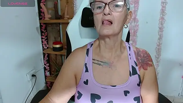 Snapshot of bety-cum2 chatting on 15, 7, 2026 bety-cum2 online show from 15, 7, 2026