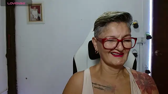 Snapshot of bety-cum2 chatting on 17, 6, 2026 bety-cum2 online show from 17, 6, 2026