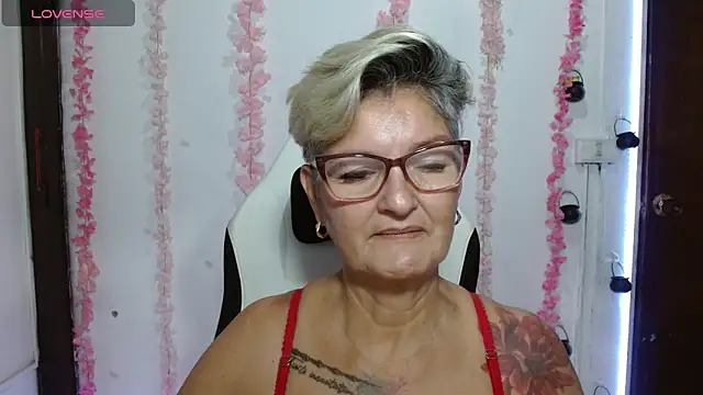 Snapshot of bety-cum2 chatting on 1, 7, 2026 bety-cum2 online show from 1, 7, 2026