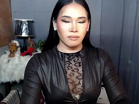 Ur Fantastic Lina online show from 19, 3, 2026