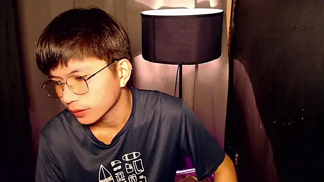 Snapshot of Sexy_Handsome_Drex chatting on 28, 2, 2025 Sexy Handsome Drex online show from 28, 2, 2025