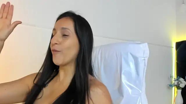 lauren fit online show from 28, 3, 2026